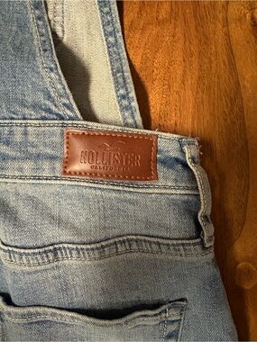 Hollister Light Wash Ripped Denim Overalls Vintage Vibe size XS